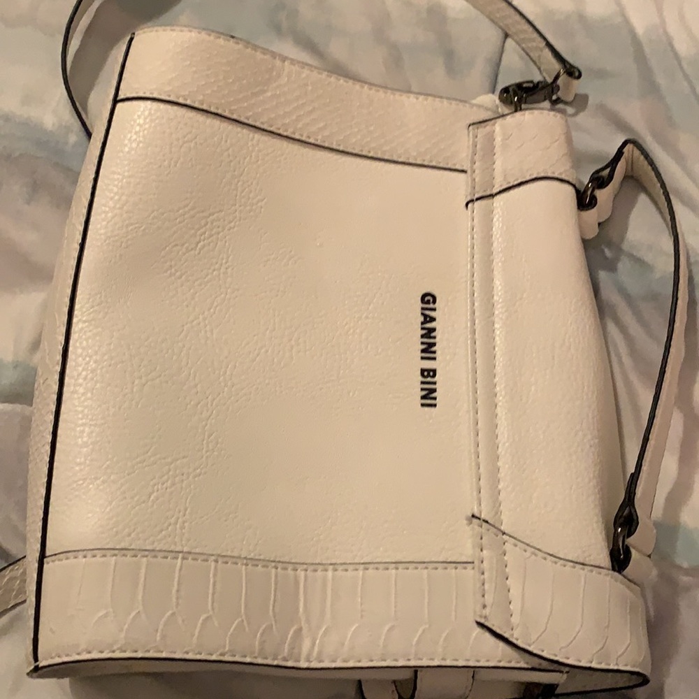 Gianni Bini white purse used condition
